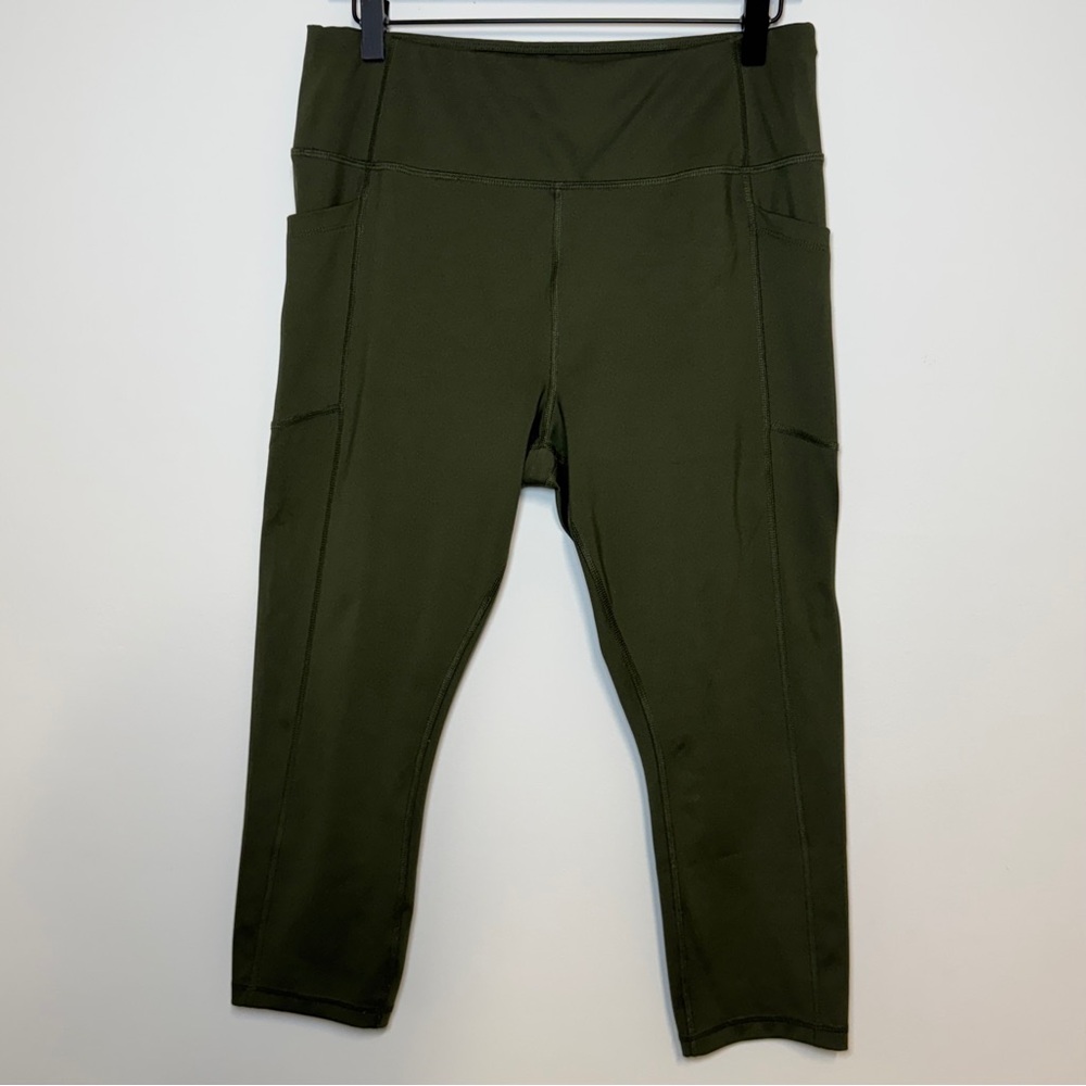 Avia Green High Rise Capri Leggings with Side Pockets Size Large 12/14 - Picture 2 of 16